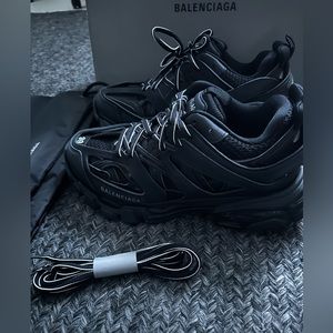 Balenciaga track sneakers size US 9 Euro 39